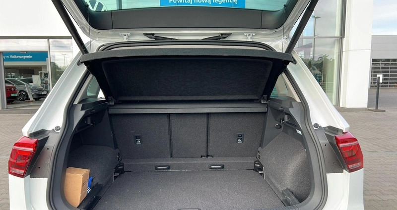 Volkswagen Tiguan cena 163900 przebieg: 6231, rok produkcji 2023 z Korfantów małe 301